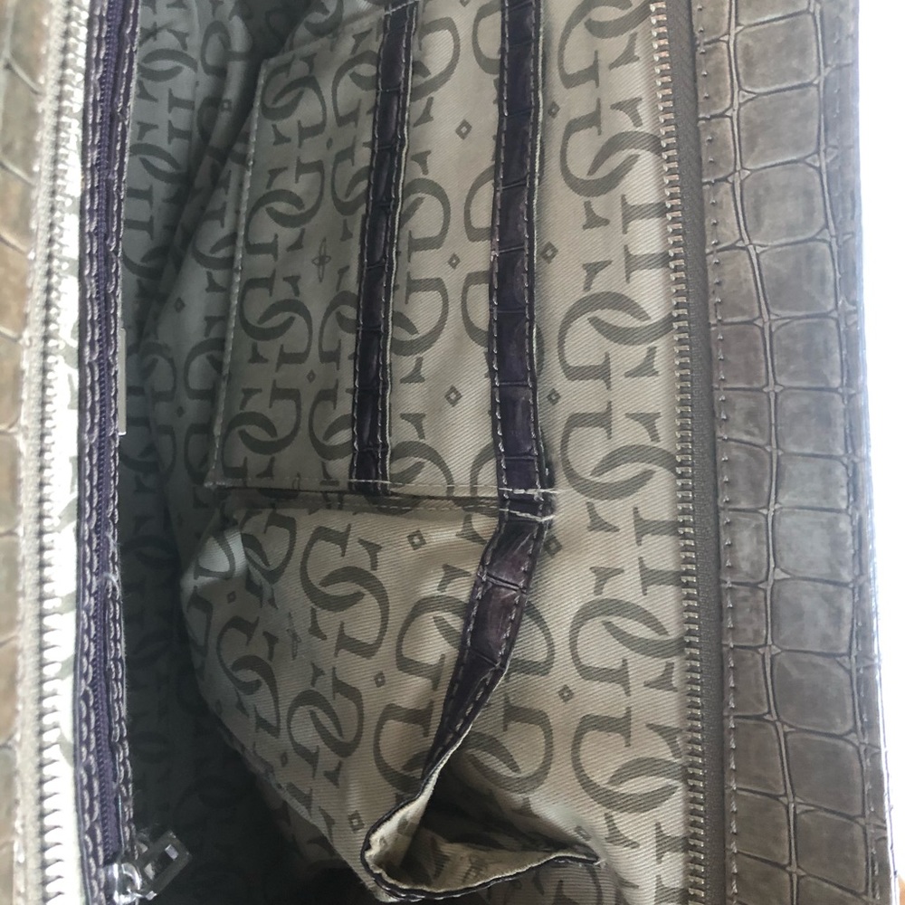 Guess Handbag - Picture 13 of 13